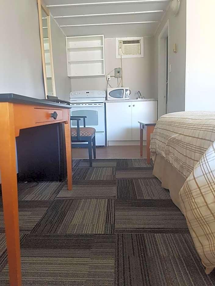Standard Queen Room with Kitchenette