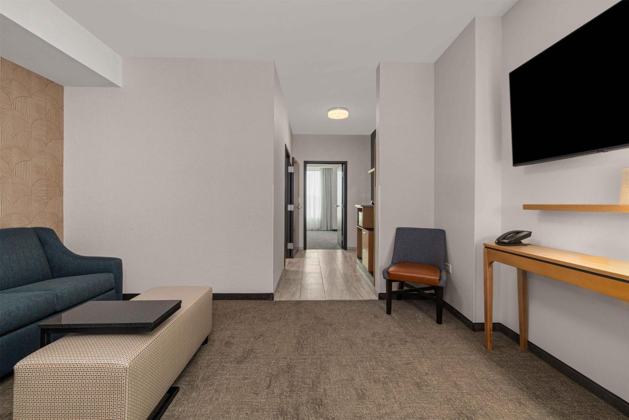 King Suite with Sofa Bed - Accessible, Roll-in Shower