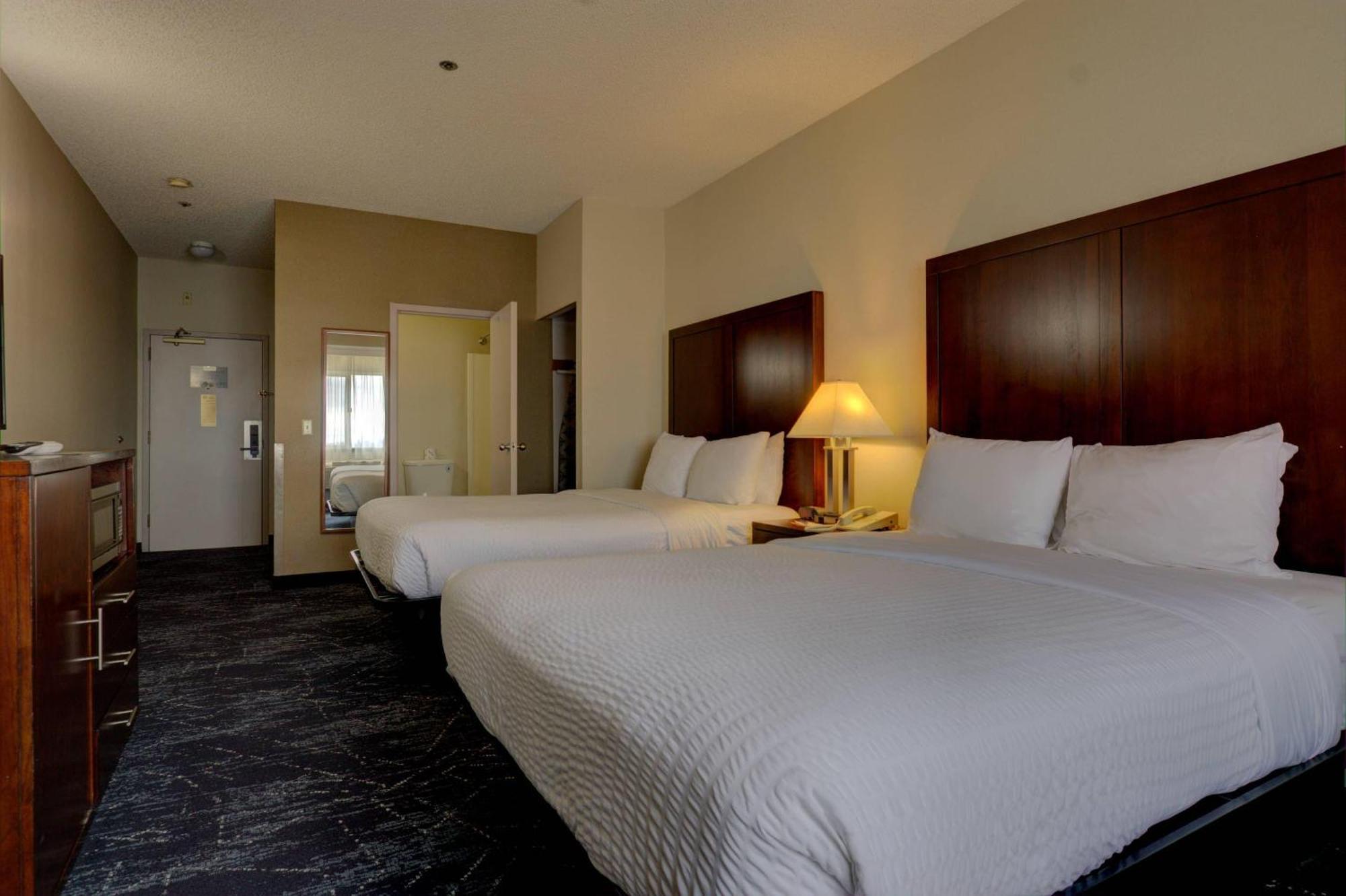 Queen Room with Two Queen Beds - Non-Smoking