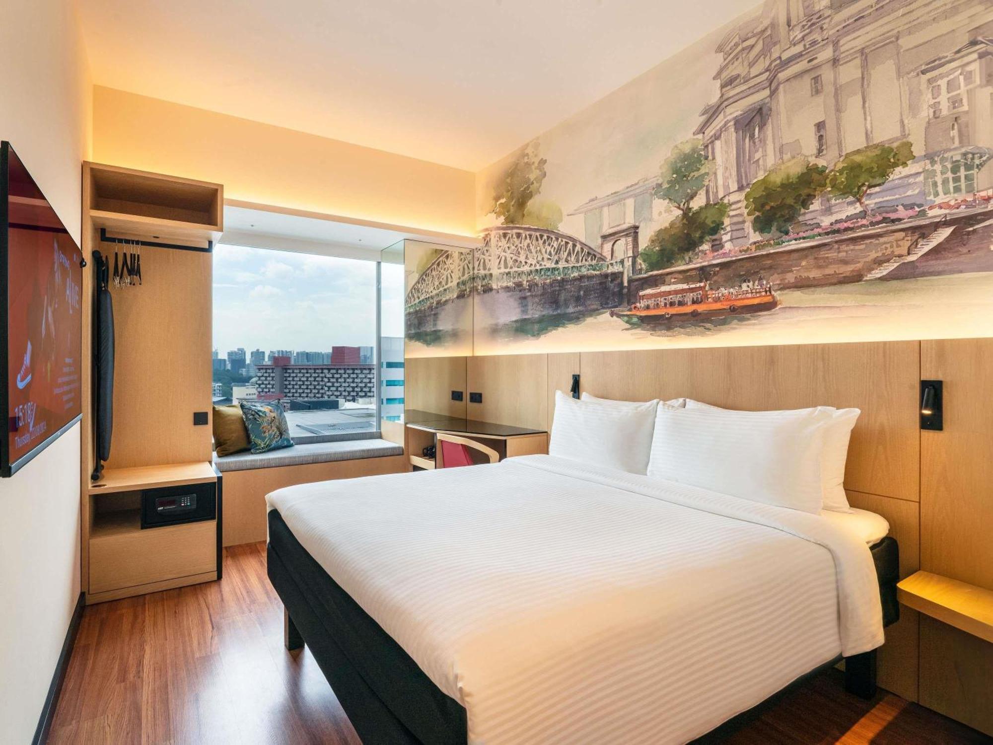 Deluxe Queen Room, 1 Queen Bed, High Floor, Free Minibar