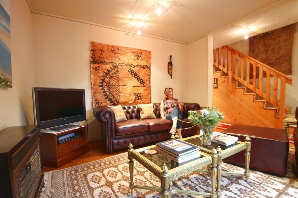 William Three-Bedroom Townhouse with Spa Bath (91 Hill Street North Adelaide),695703708:JPEG