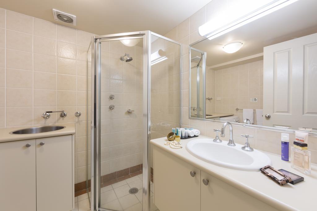 One-Bedroom Apartment,300848164:JPEG