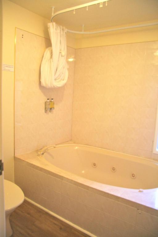 Two-Bedroom Apartment with Spa Bath,32125175:JPEG