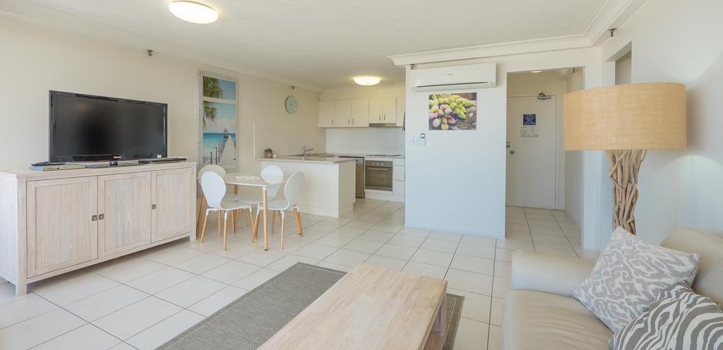 One-Bedroom Apartment with Partial Ocean View