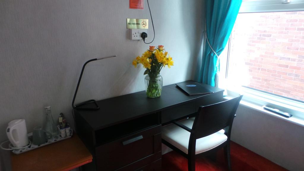 Single Room with Shared Bathroom,790511460:JPEG