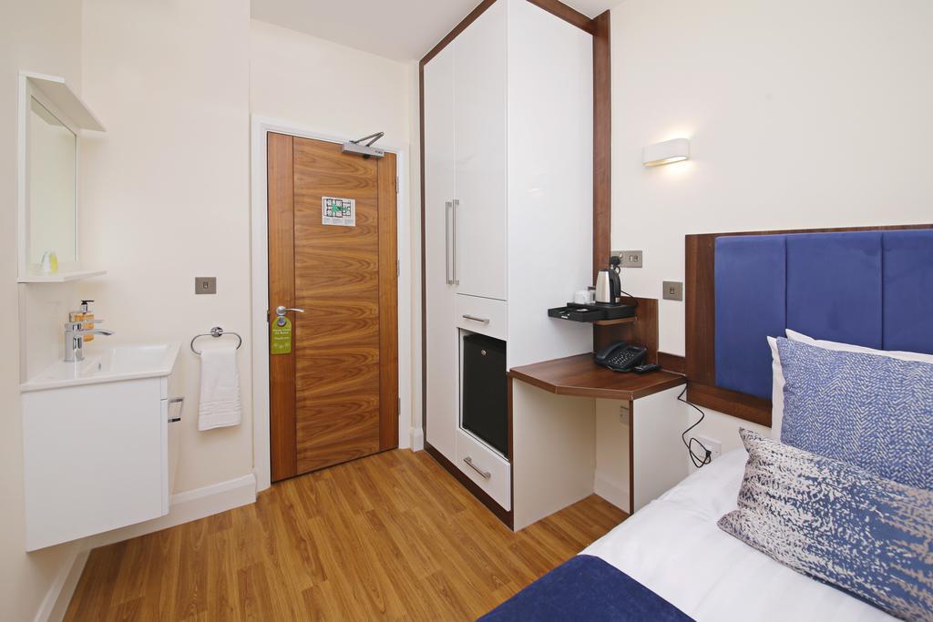 Single Room with Shared Shower and Toilet,439469028:JPEG