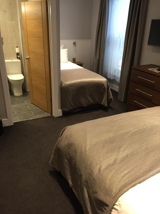 Triple Room,770221099:JPEG