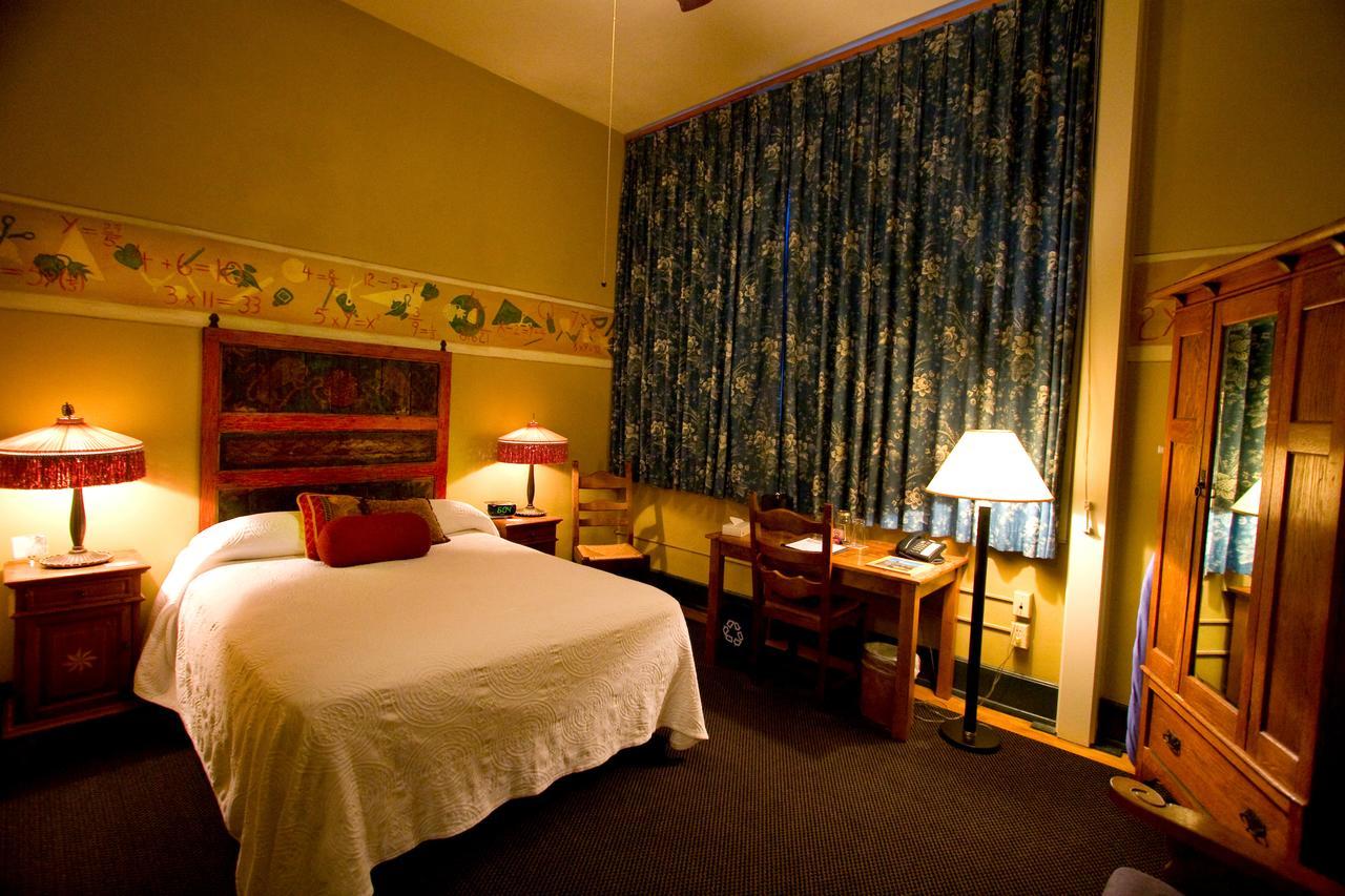 Queen Room,544363545:JPEG