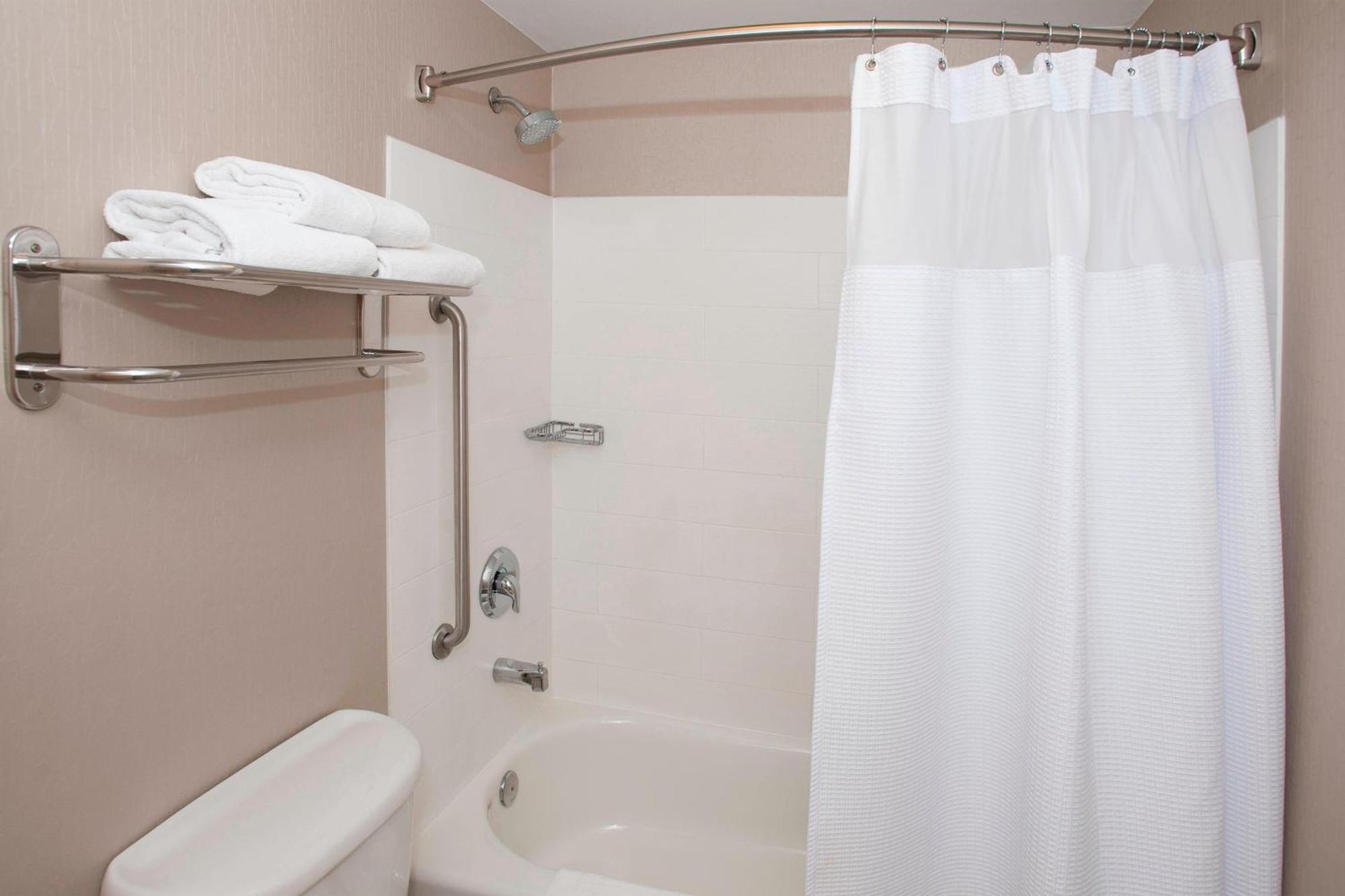 King Suite with Roll-In Shower and Trundle Sofa - Mobility Access/Hearing Accessible