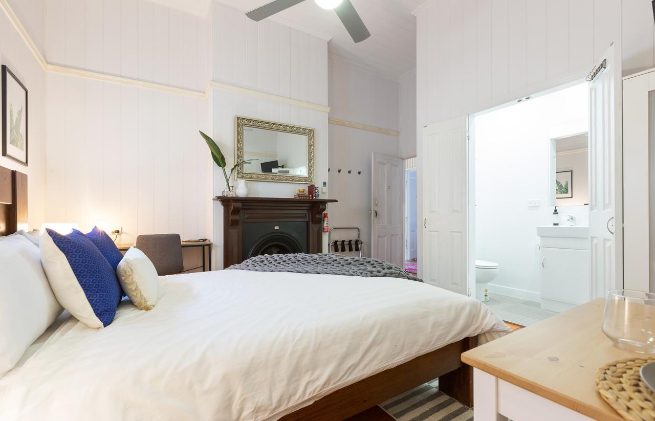 Queen Suite with Private Bathroom
