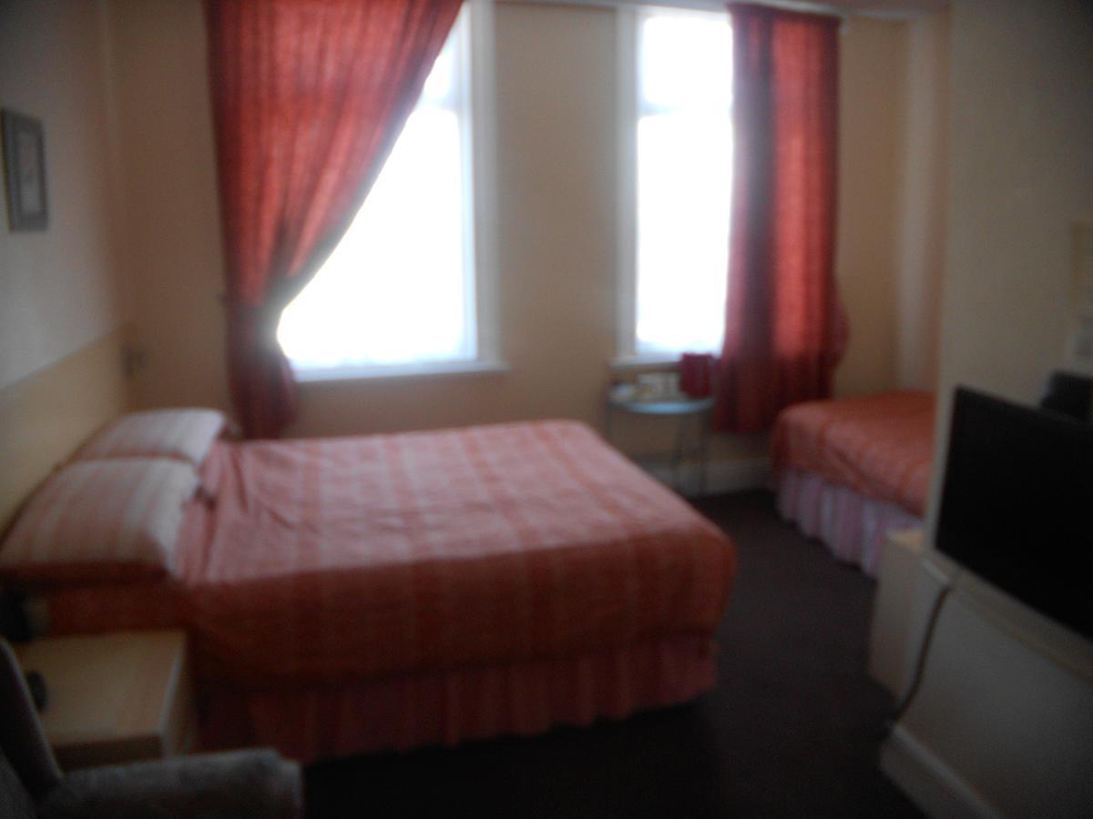 Family Room,644085861:JPEG
