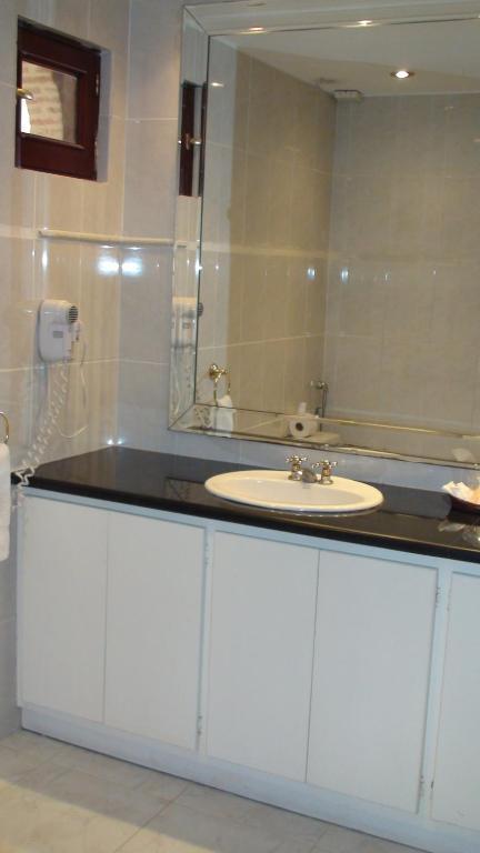 Executive Suite,687202578:JPEG