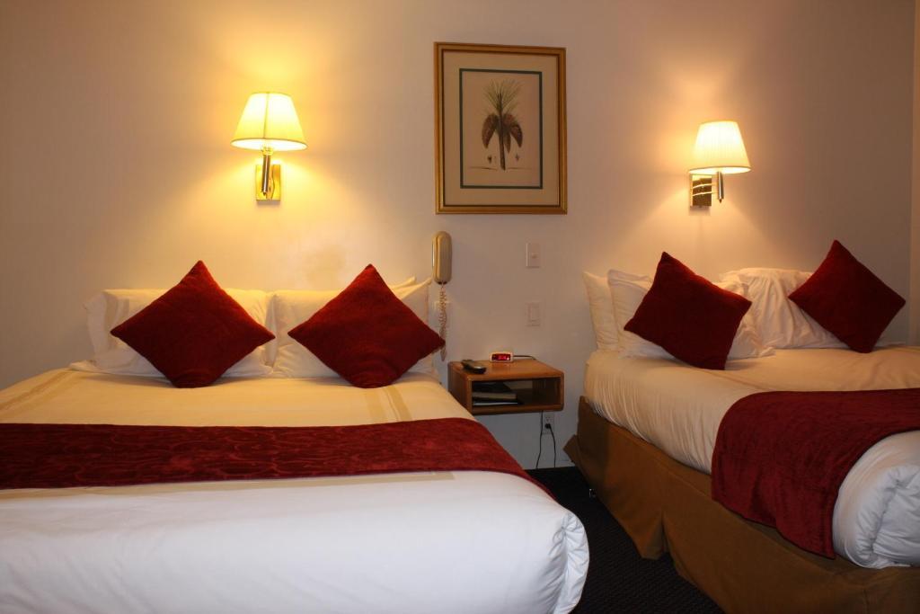 Queen Room Two Queen Beds,65551384:JPEG