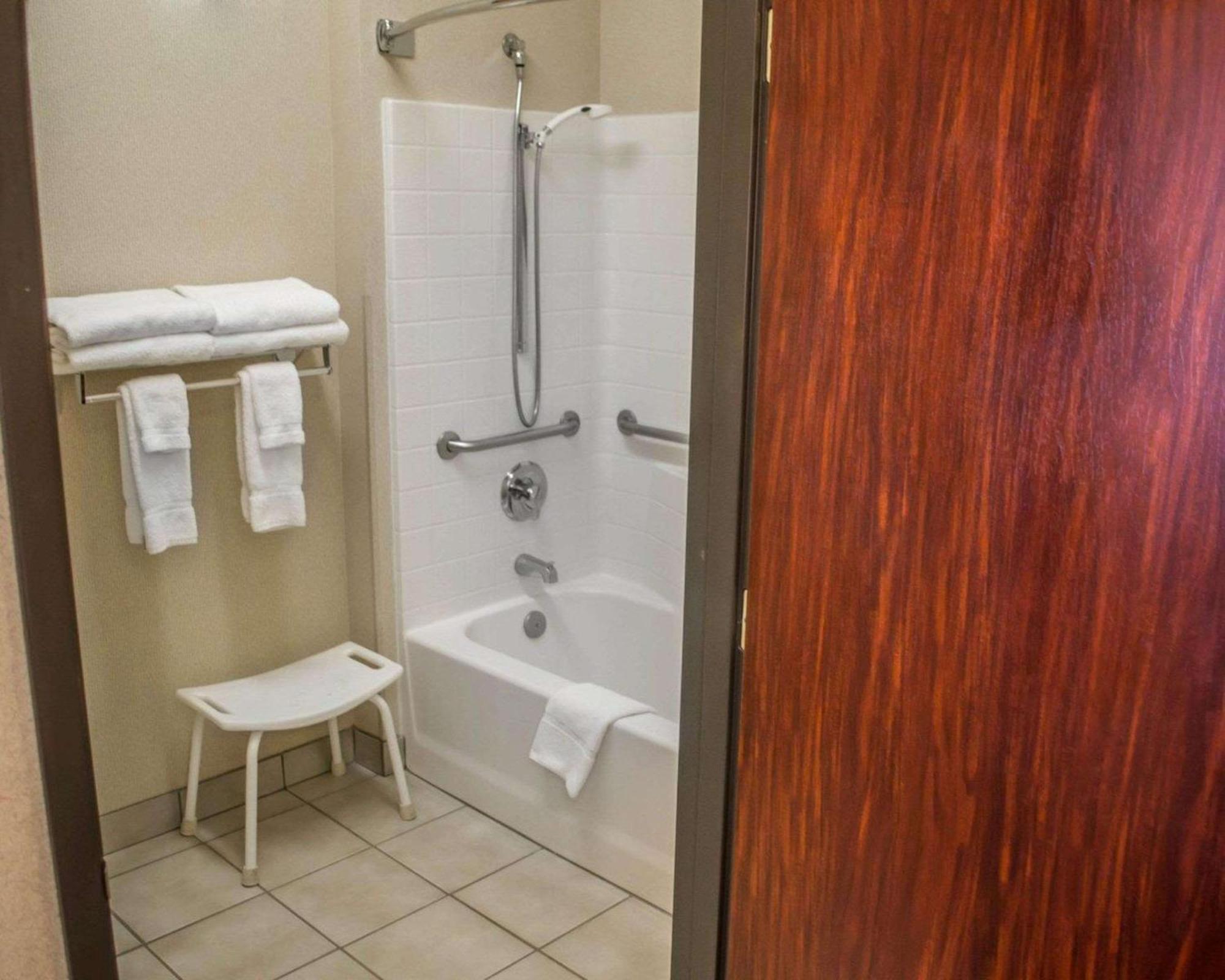 King Room with Accessible Tub - Accessible/Non-Smoking,1275874846:JPEG