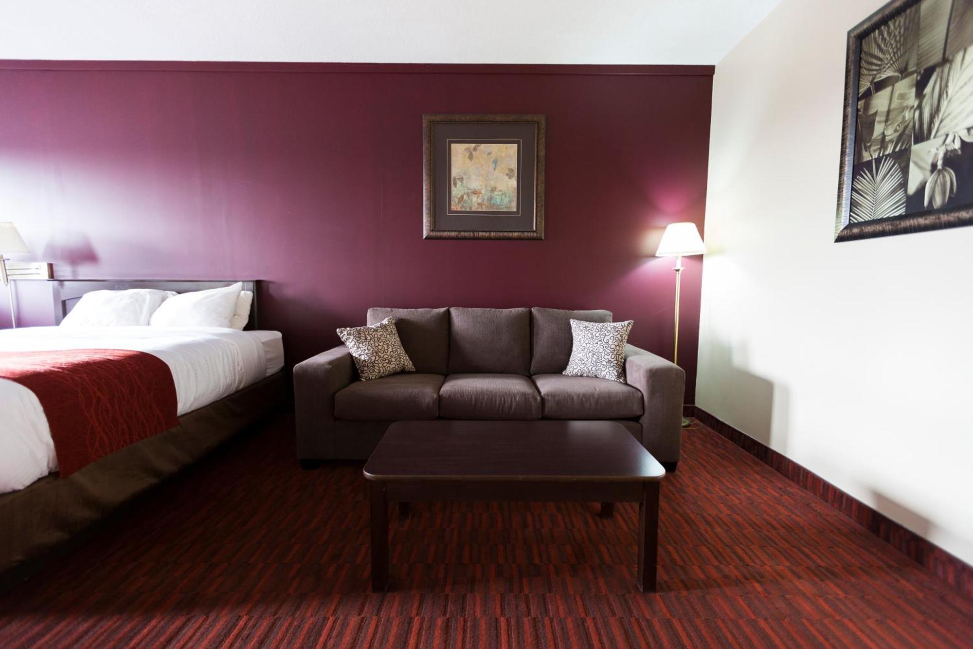 Queen Room with Two Queen Beds and Kitchenette,685426725:JPEG