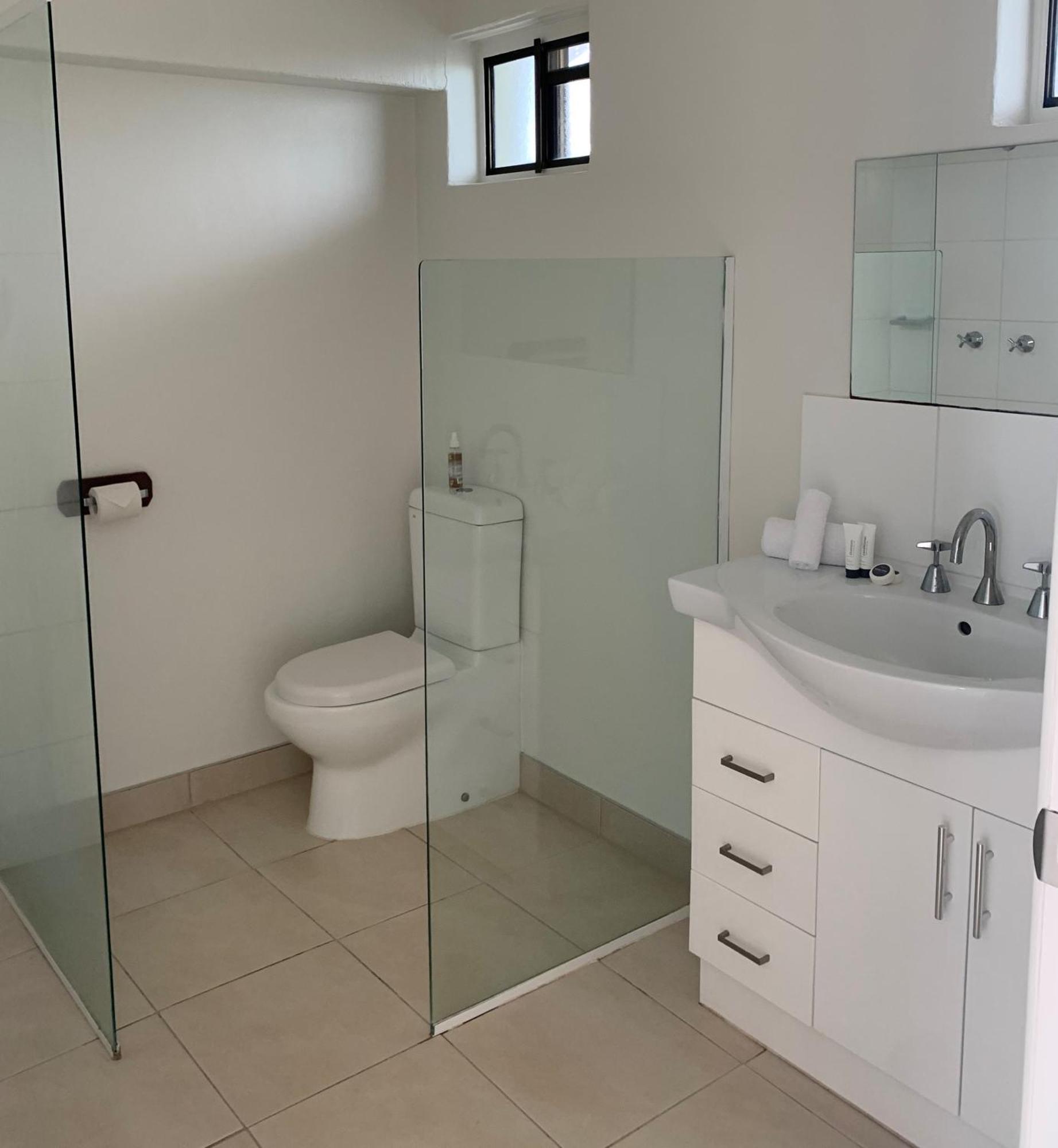 One-Bedroom Apartment,1226209880:JPEG