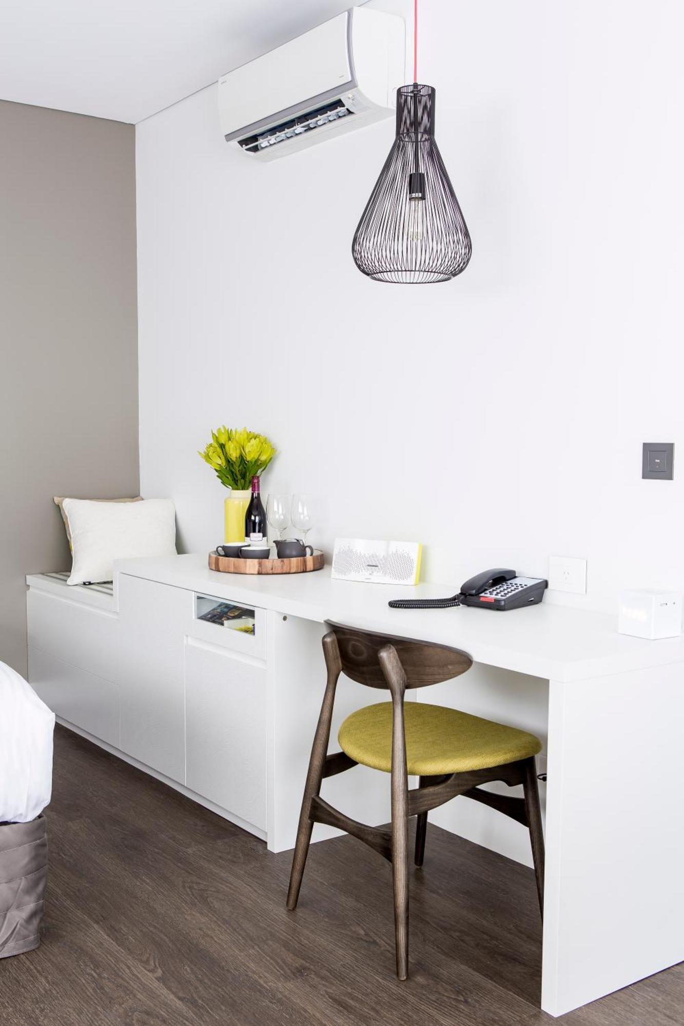 Deluxe King Suite - Wheelchair Accessible/Non-Smoking,1143860725:JPEG