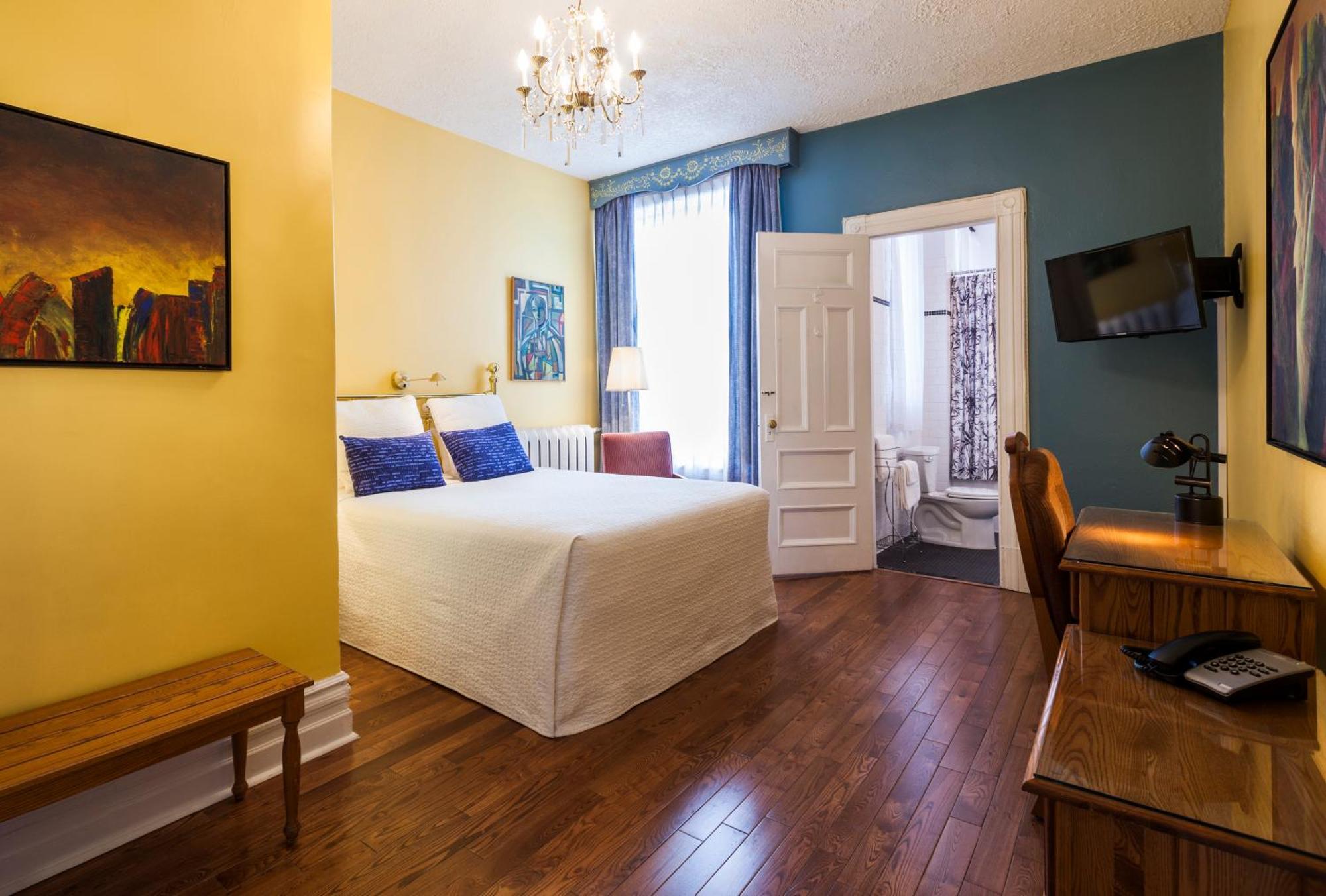 Comfort Queen Room