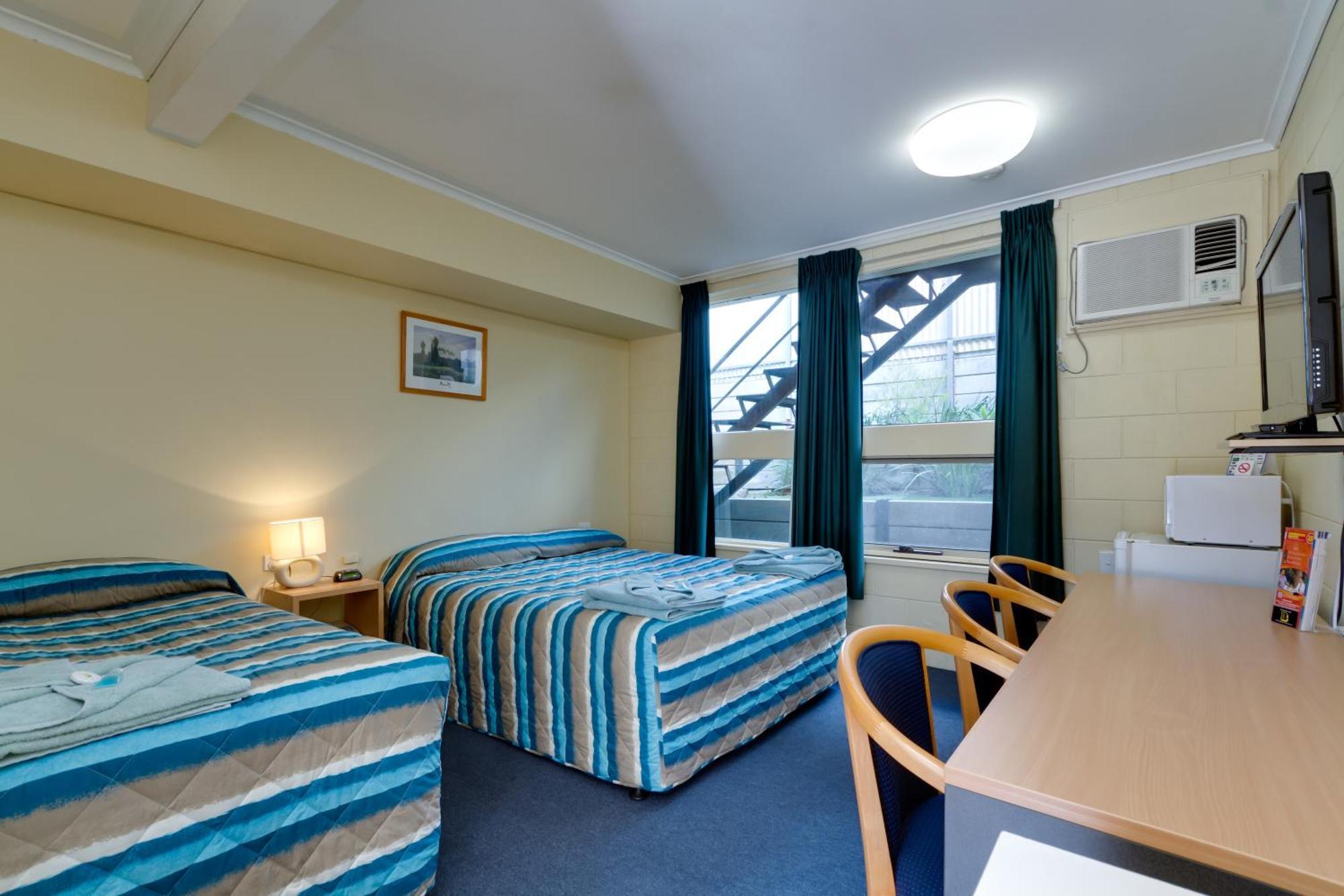 Twin Room,703162840:JPEG