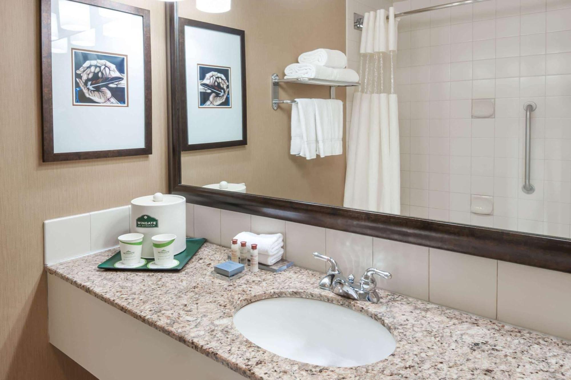 King Junior Suite, Non-Smoking,723939307:JPEG