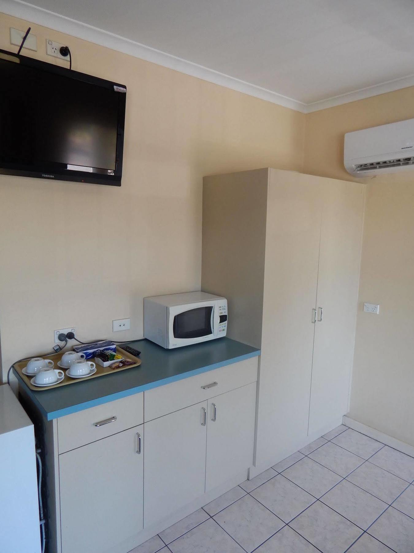 Family Room with Bath,769878556:JPEG