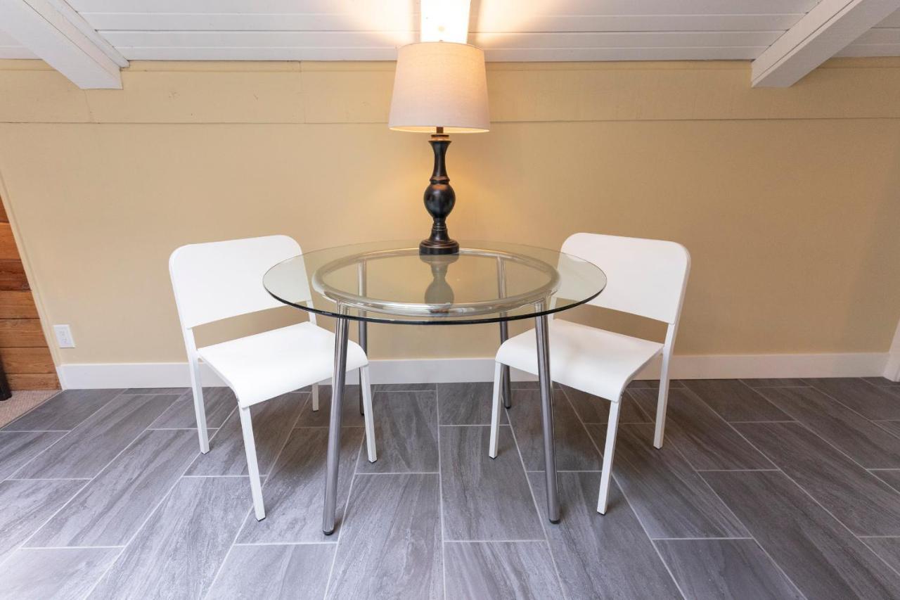 Deluxe King Room,738620365:JPEG