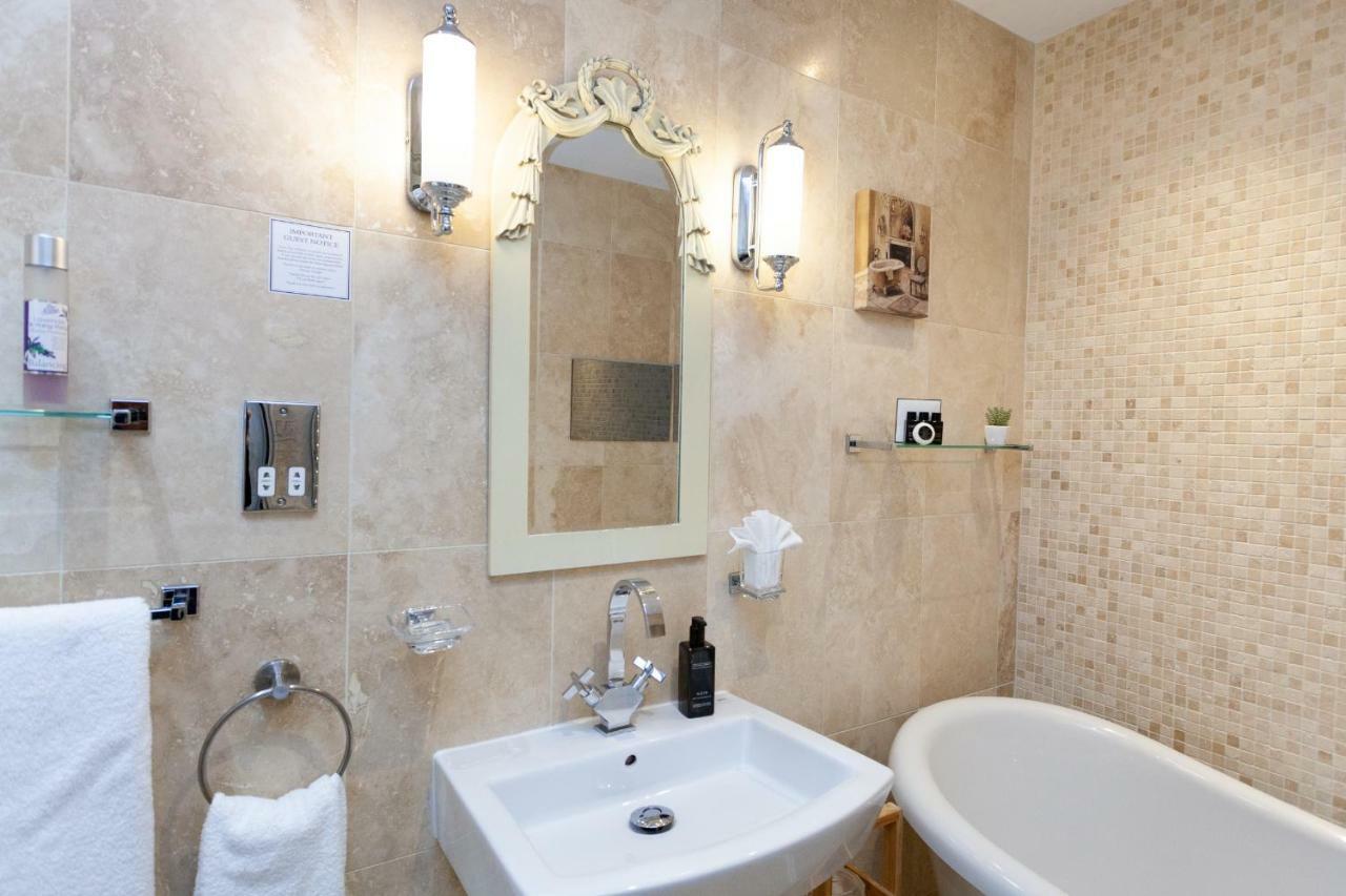 Deluxe Suite,779160750:JPEG