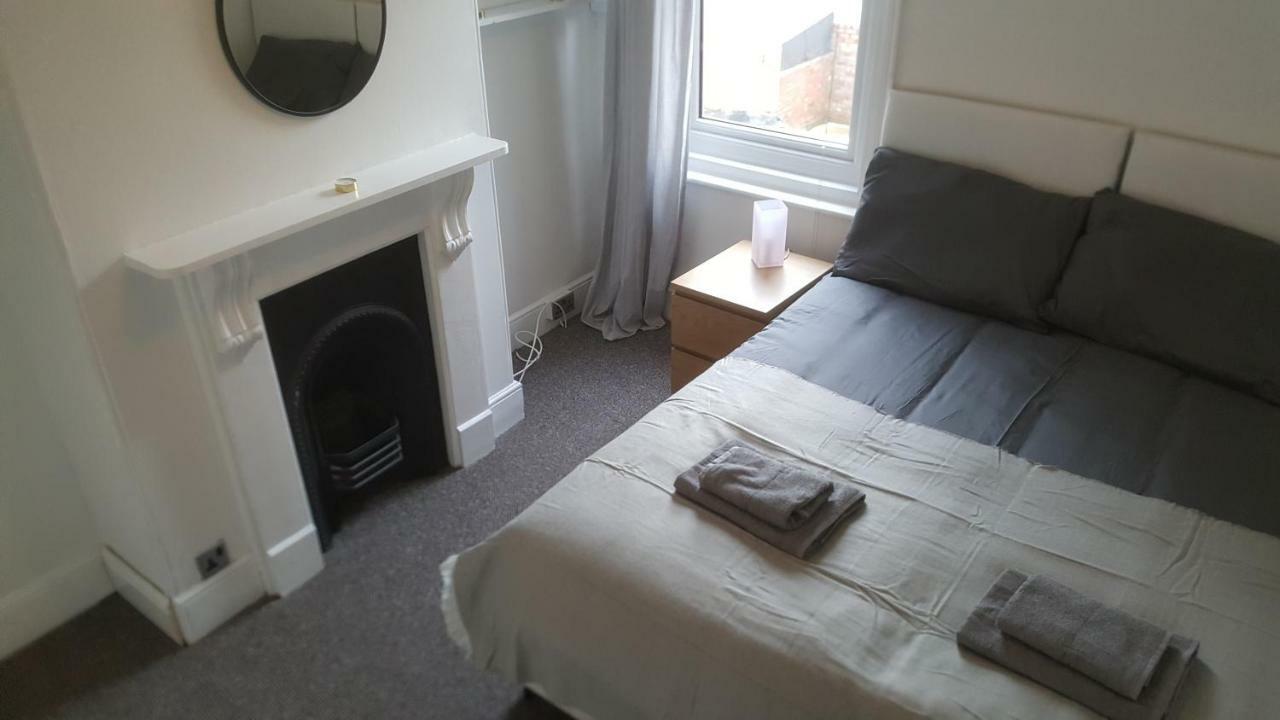 Four-Bedroom House,782610966:JPEG
