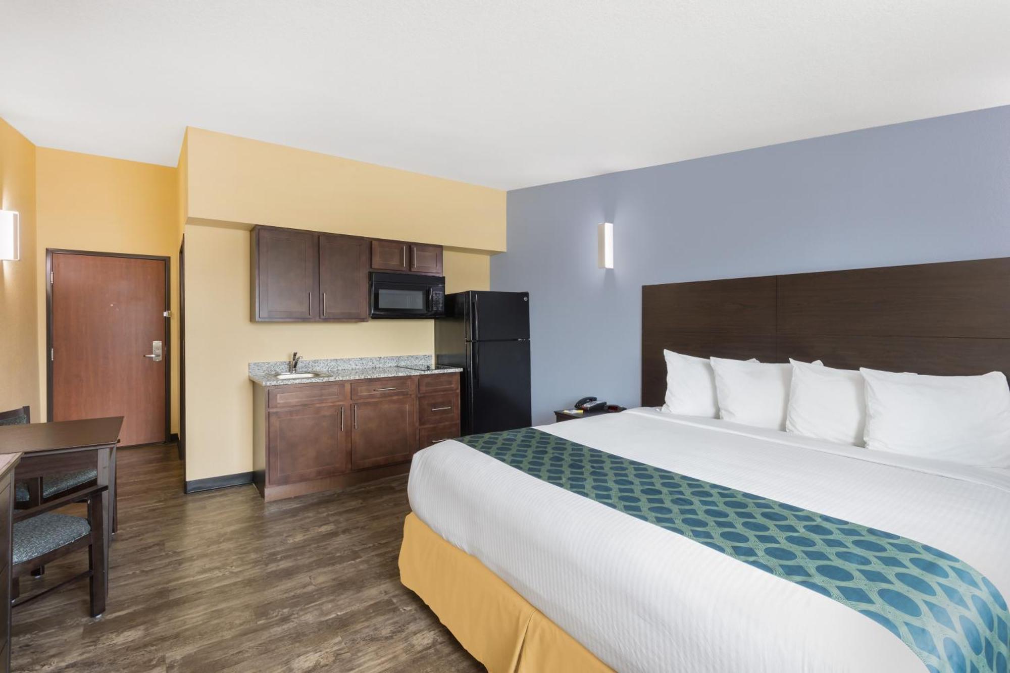 King Room with Kitchenette - Non-Smoking