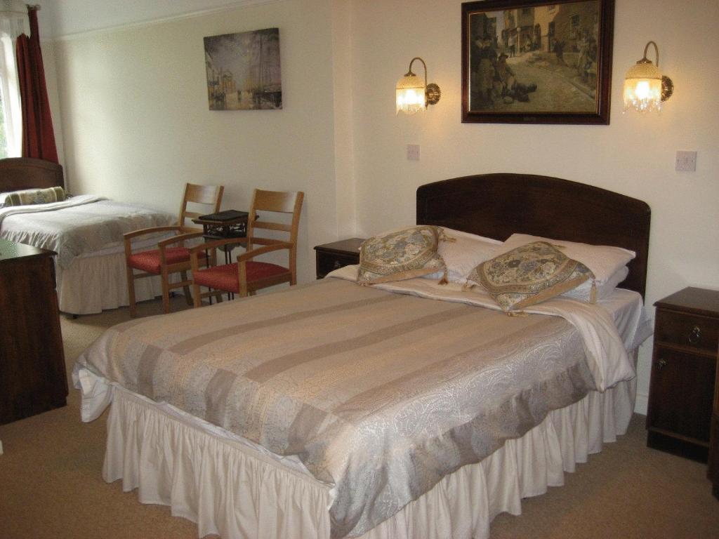 Family Room (4 Adults),1037371027:JPEG