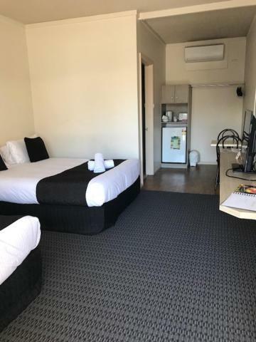 Deluxe Queen Room,982216033:JPEG
