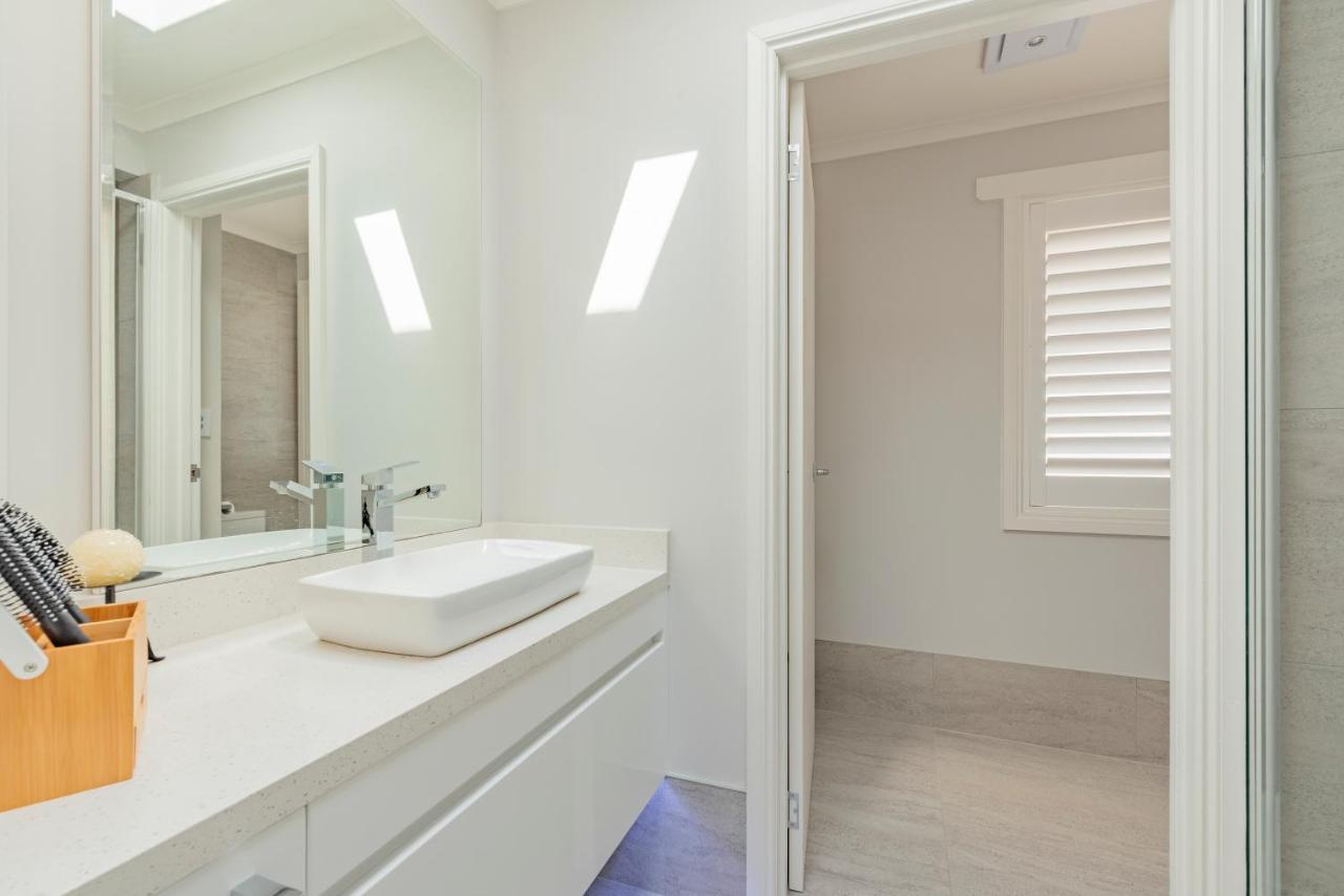 Queen Room with Shared Bathroom