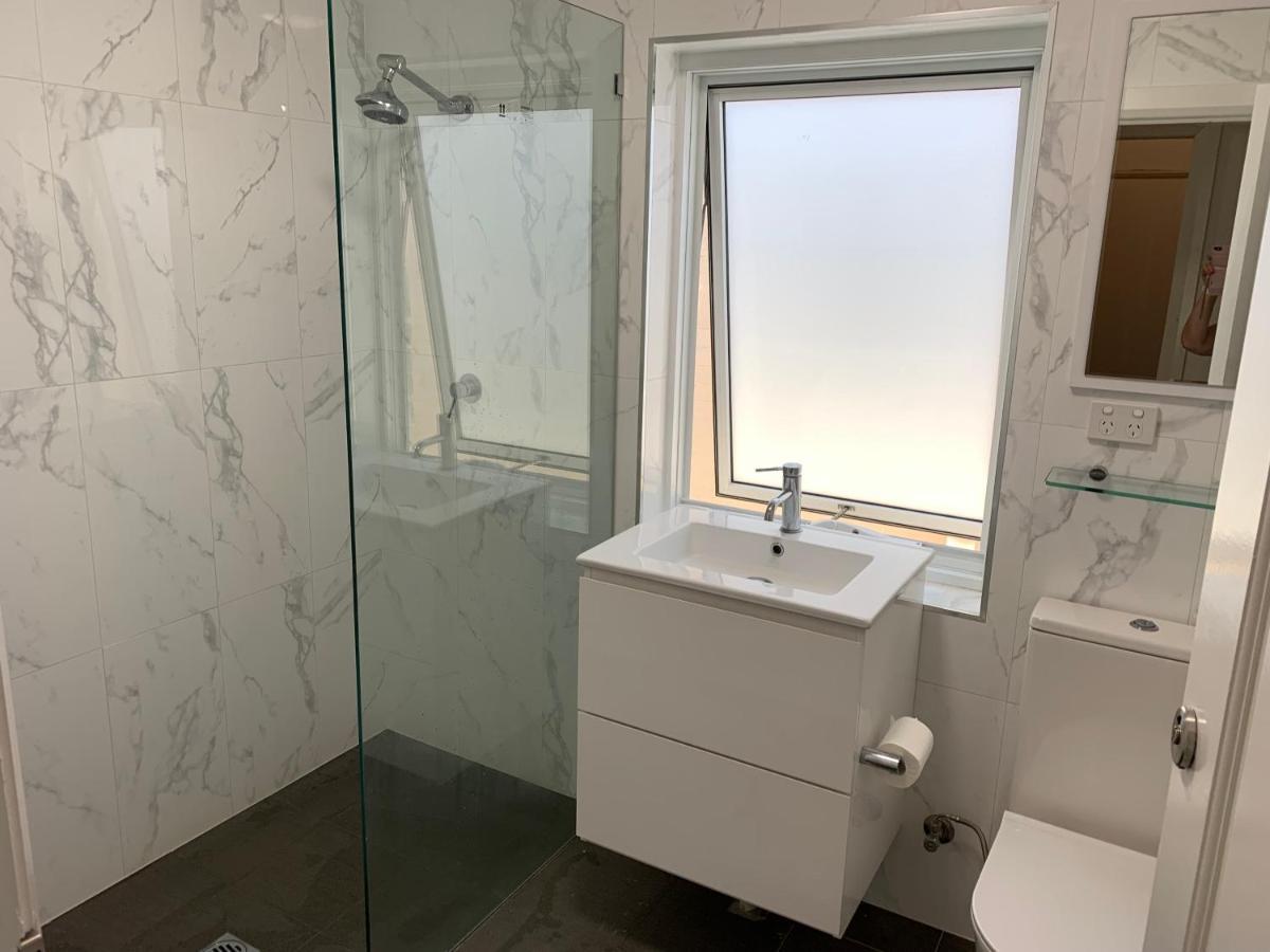 Single Room with Shared Bathroom