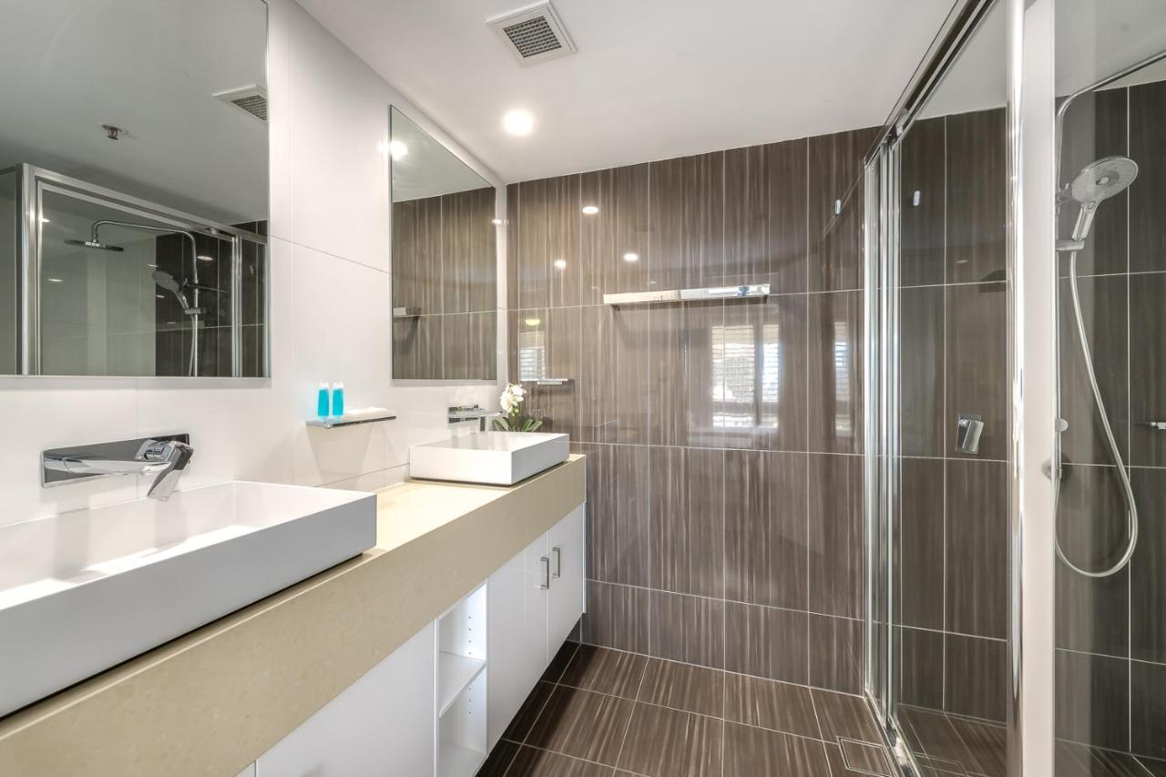 One-Bedroom Apartment,943359271:JPEG