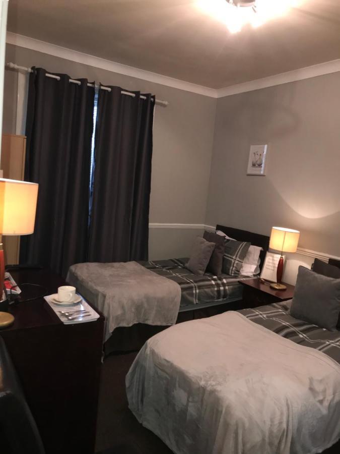 Twin Room with Bathroom