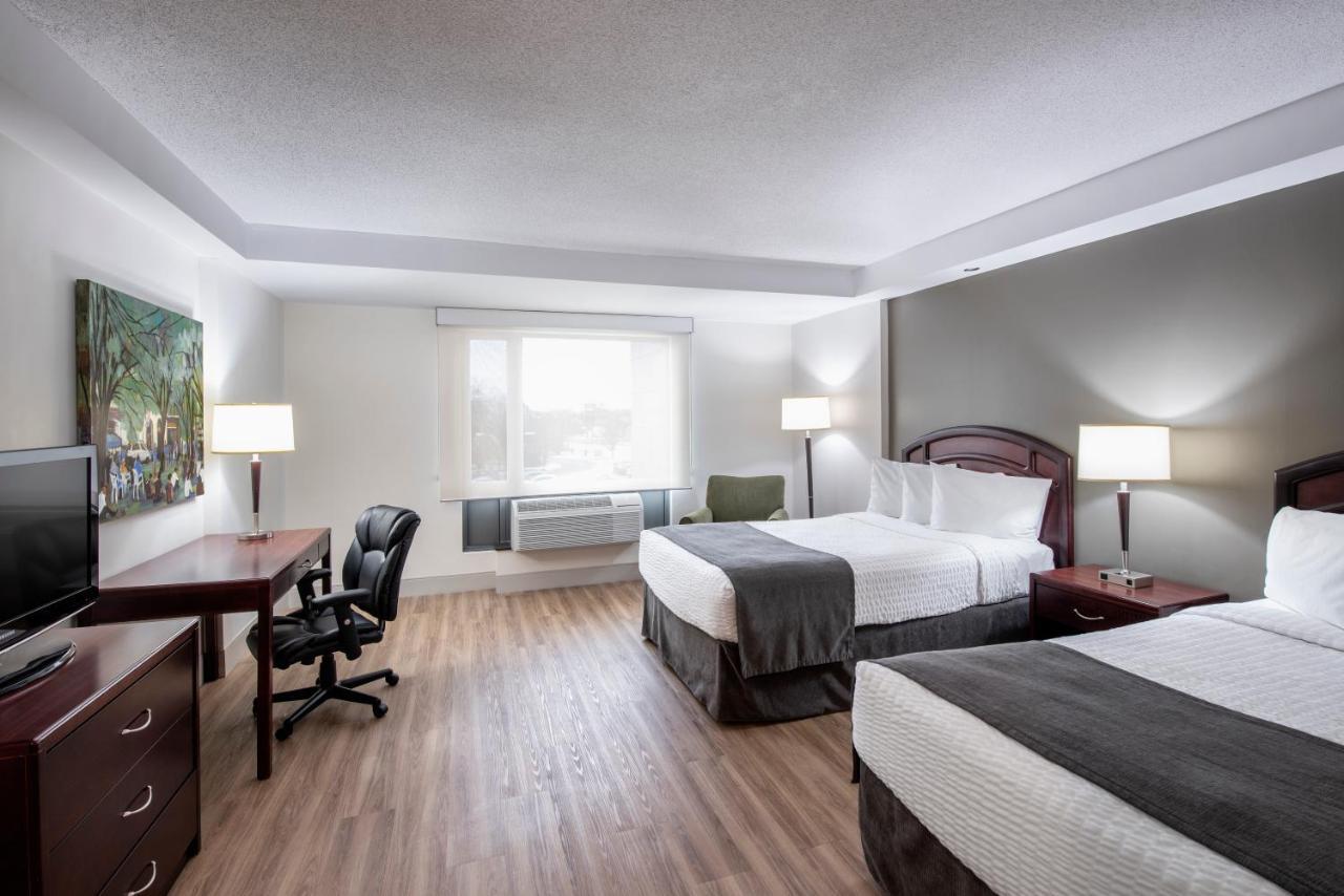 Deluxe Double Room (2 Adults + 1 Child)