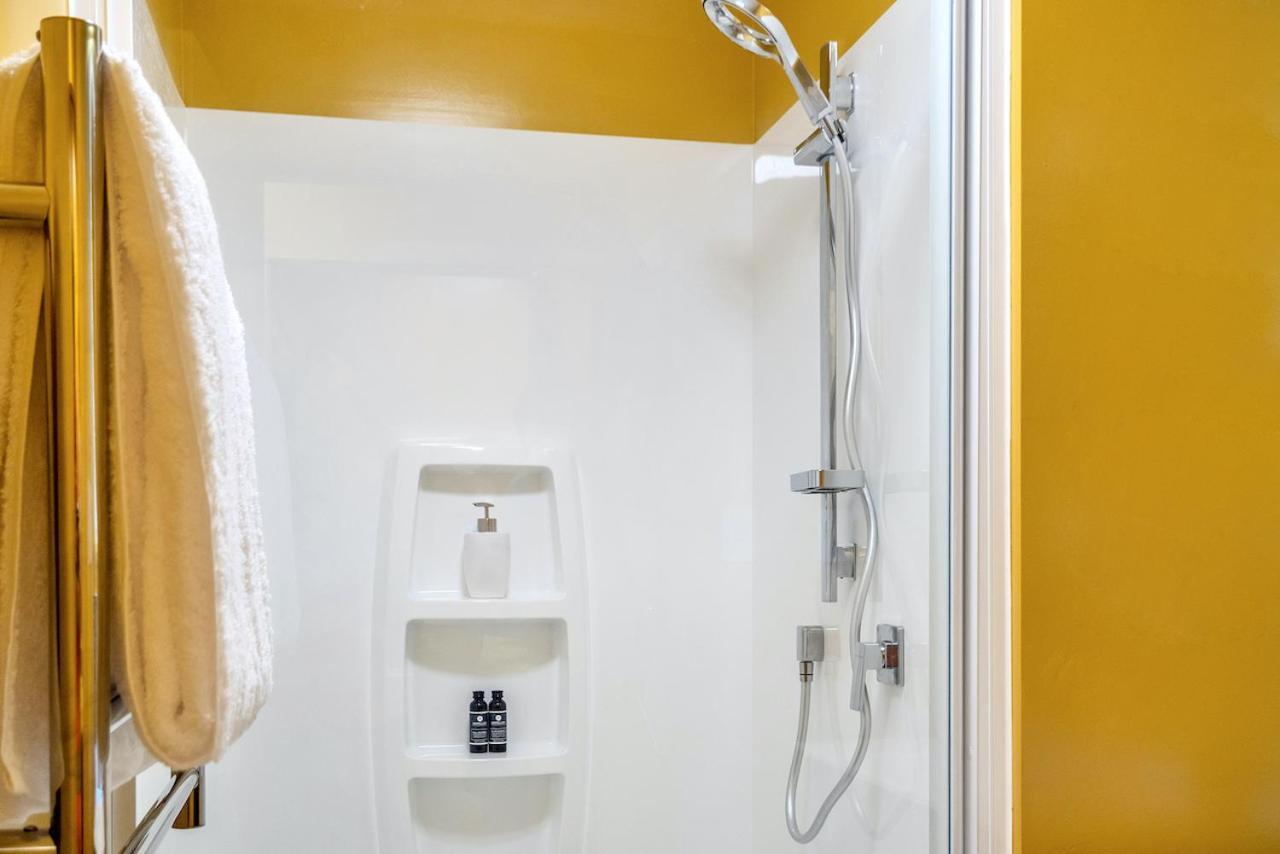 Courtyard studio with free secure parking