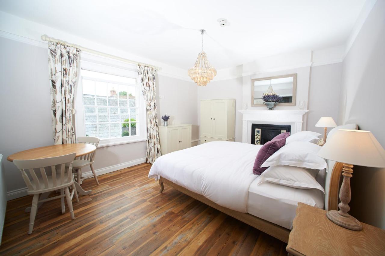 Deluxe King Suite