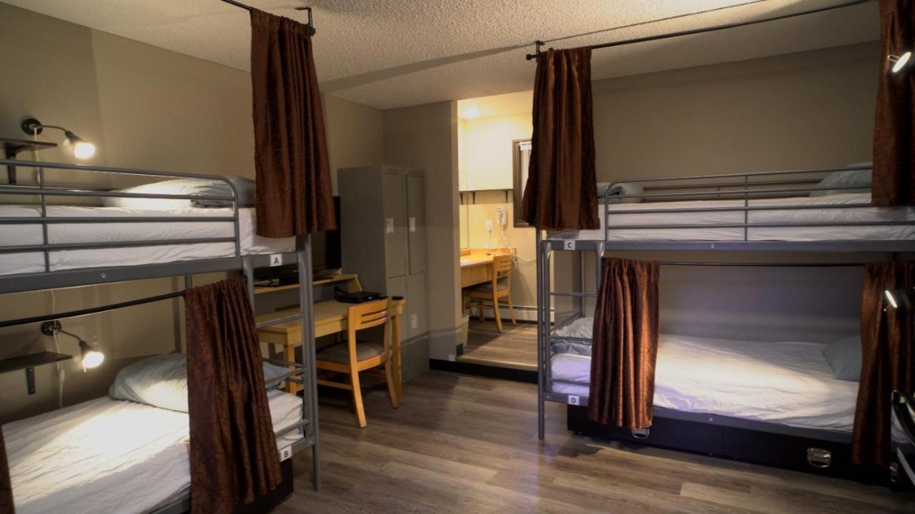 Quadruple Room with Private Bathroom