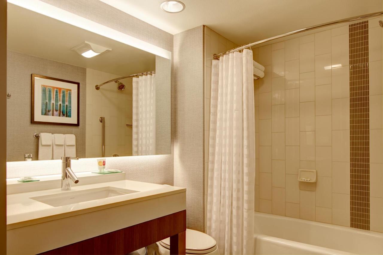 Queen Room with Two Queen Beds and Sofa Bed,982207399:JPEG