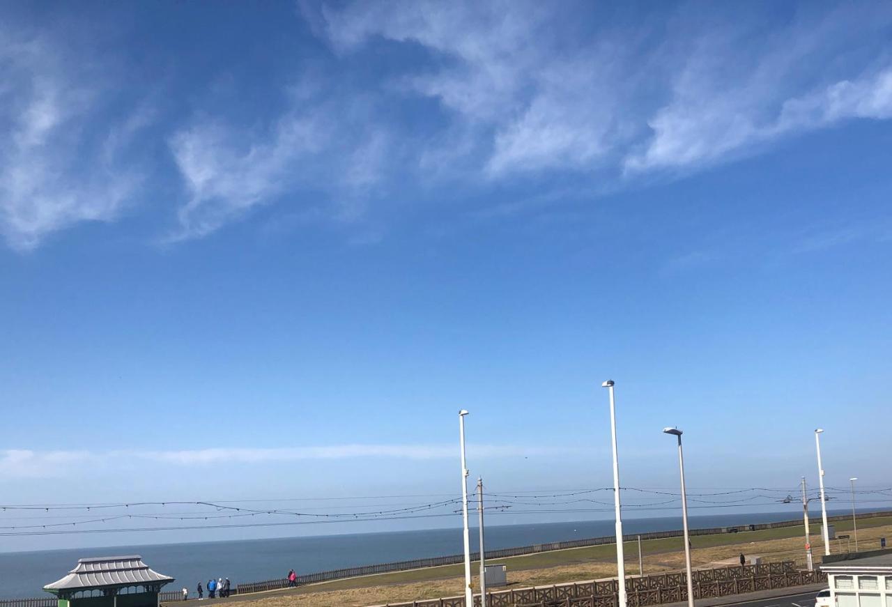 Deluxe Double Room with Four Poster Bed - Sea View