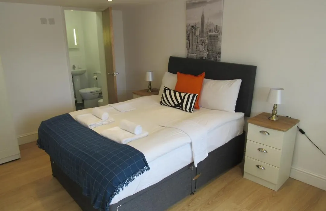 The Cambridge Suites - Tas Accommodations-1