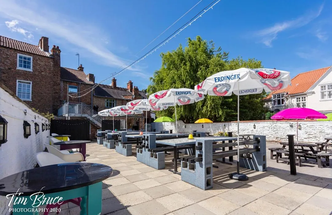 The Saddle Inn-1