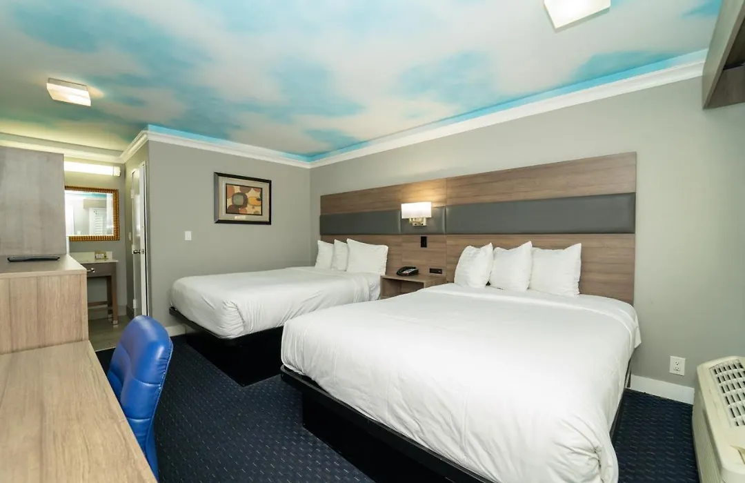 Hollywood Palms Inns & Suites-1
