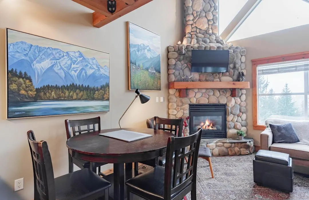 Complex Hot Tub | Close To Lifts | Free Parking-1