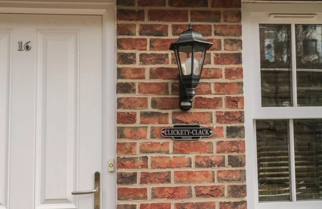 Clickety-Clack Cottage-1