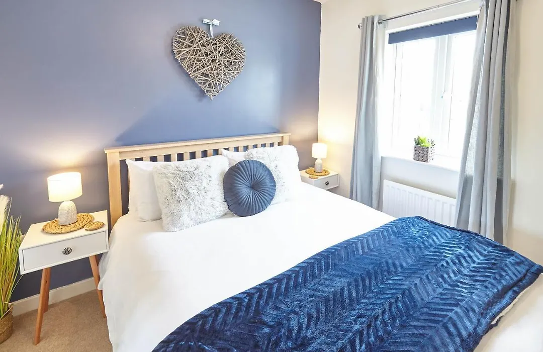 Host & Stay - Coach House Retreat-1