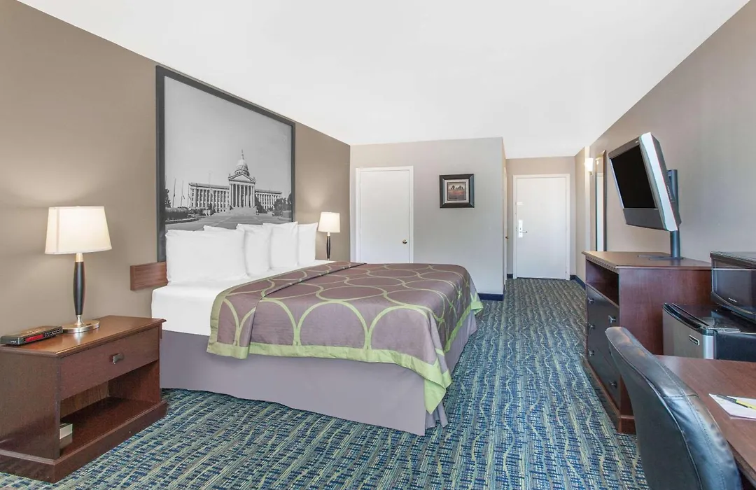 Super 8 By Wyndham Oklahoma City-1