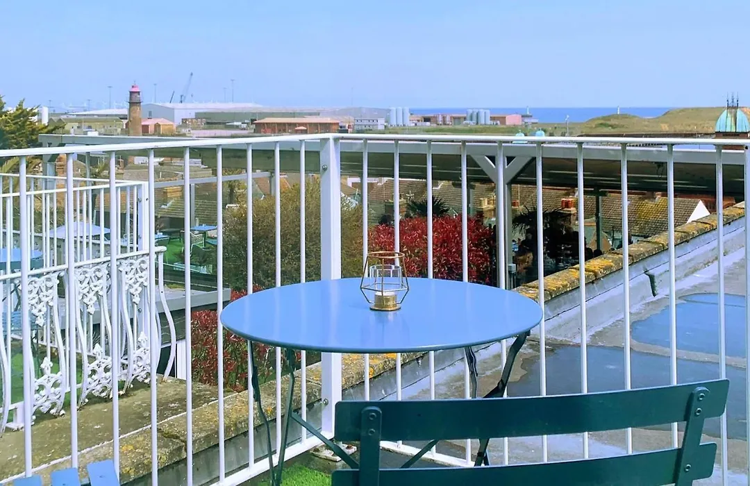 Cliff Hotel-1