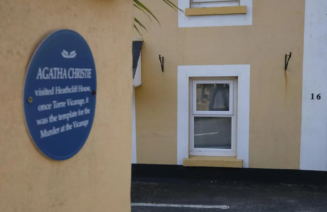 Heathcliff House B&B Exclusively For Adults Free Large Carpark-1